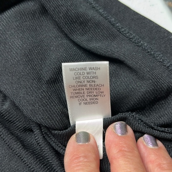 Croft & Barrow Lined V-Neck Top - Picture 11 of 12